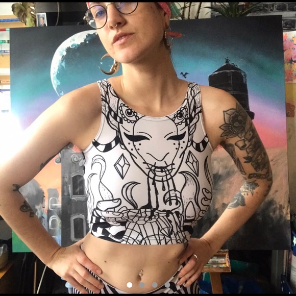 Masked Flow Crop Top - Picture 1 of 4